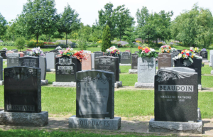 Monuments funéraires multiples - Cimetière Saint-Jean